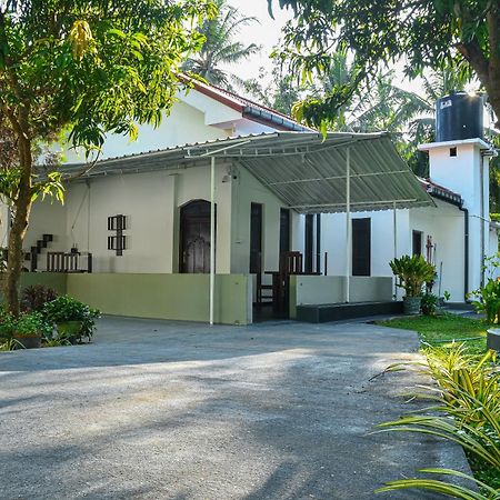 Coconut Villa Аругам Бей Екстериор снимка